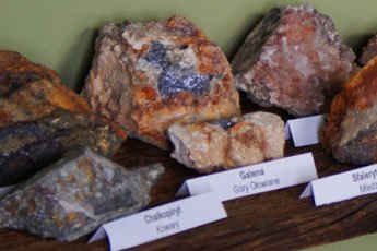 skaly i mineraly